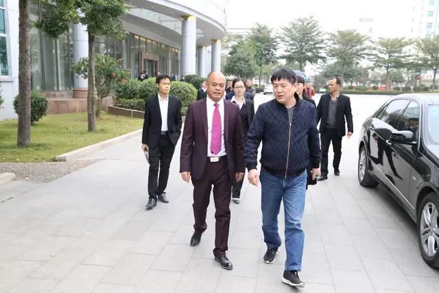 亞洲第一狼人伊人av