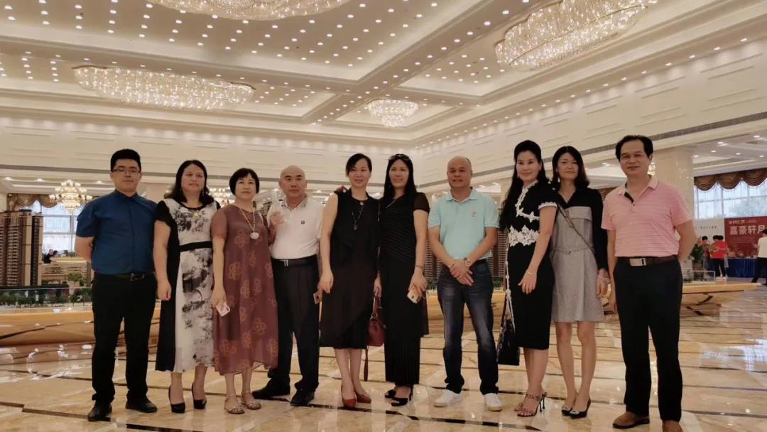 亞洲第一狼人伊人av